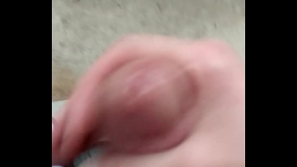 Play MP4 - cumming outside