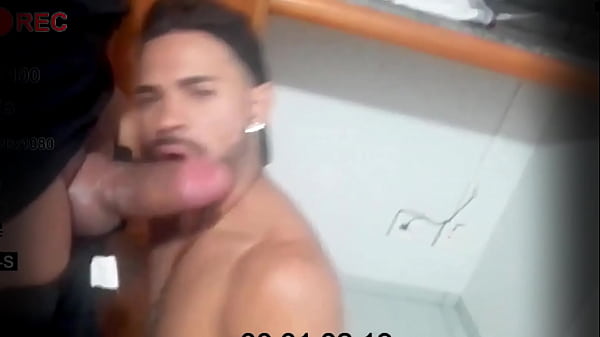 Yuri Ga&uacute;cho - Exclusive Gay Porn Show thumbnail
