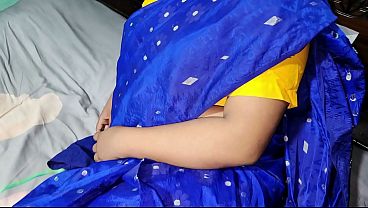 Nonton Nephew Fucks Uncle's Wife Abroad thumbnail