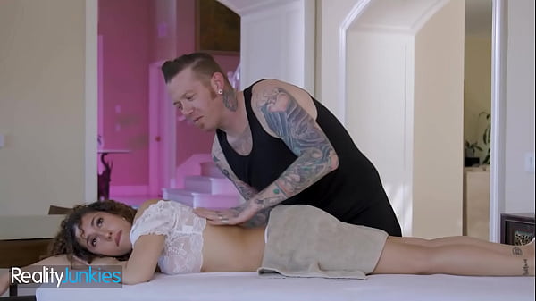 Adultmobile realityjunkies kira perez johnny goodluck massage parlor 3 scene 3