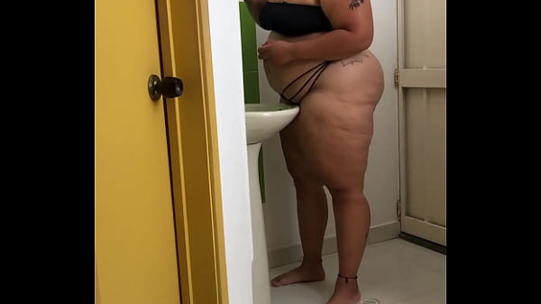 Follando ami prima en una fiesta no supo quien era el chico 