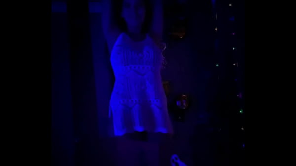 Nonton Under Your Spell Blue thumbnail