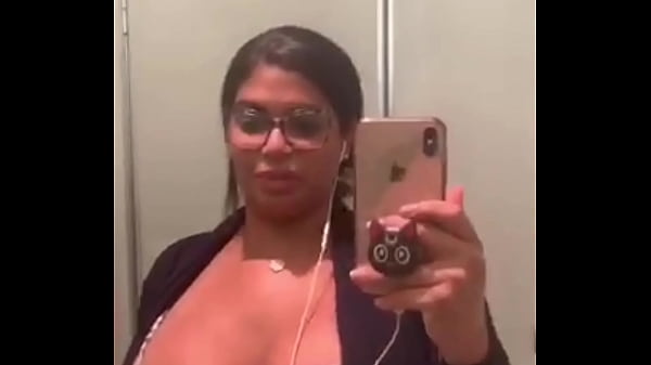 Sheila OrtegaYa no aguanto las ganasde masturbarme_en el tren