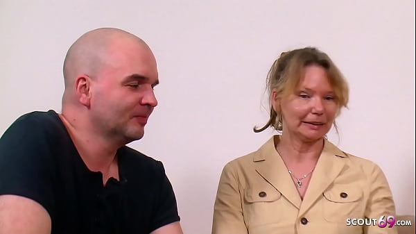 Ehemann darf das erste mal im dreier ficken ehefrau fickt mit psychologin