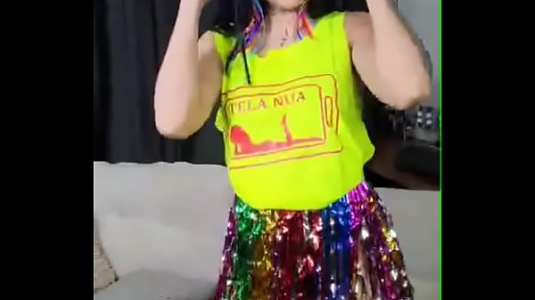 No carnaval v&aacute; de carona com eva perez