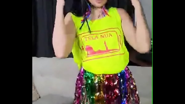 No carnaval v&aacute; de carona com eva perez