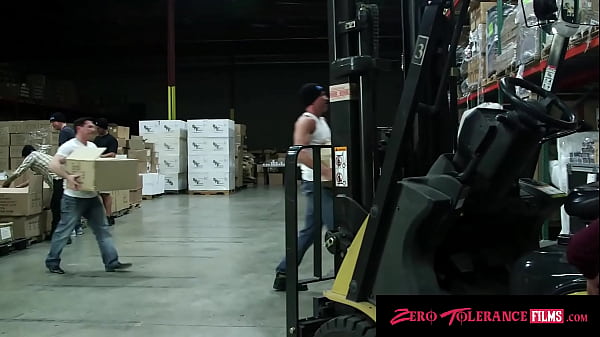 Porn queen adriana chechik stuffed by five hung studs