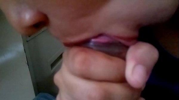 Mi novia dandole duro.