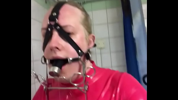 Play MP4 - Latexdress and gag