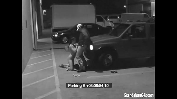 Slut blows security guardto get_out of fine