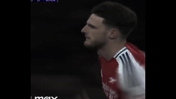 Ingl&ecirc;s se alimenta do bumbum da menina espanhola 