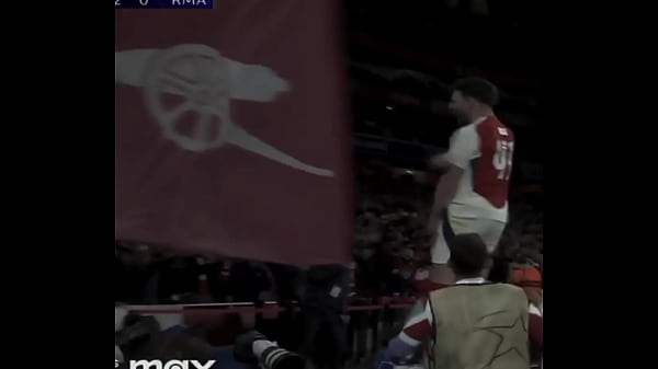 Ingl&ecirc;s se alimenta do bumbum da menina espanhola 