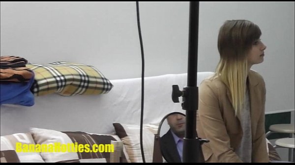 Play MP4 - Extraordinary cutie gets oil massage at the casting