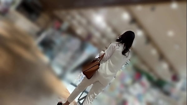 Awesome Beautiful Lady Caught By Zzzgirlxxx thumbnail