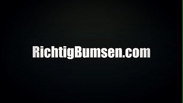 Osteuropaerin duscht und macht es sich selbst - RichtigBumsen.com 