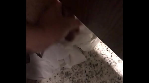 Play MP4 - Banheiro do shopping