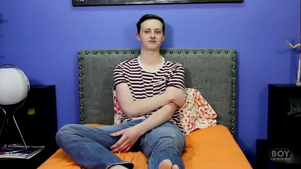 Handsome Lad Shoots Messy Cumshot thumbnail