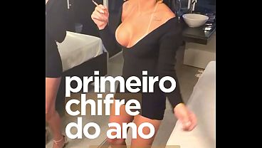 Dotado De Rola Grossa Me Levou Pro Motel, Comeu A Rainha Hotwife E Gozou Dentro Pro Marido Corno Lamber thumbnail