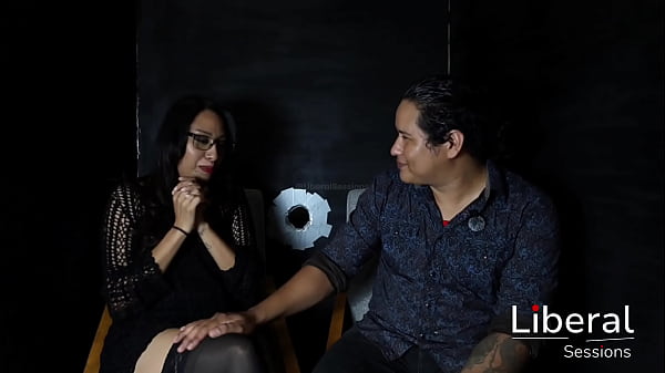 Hotwife Follada En Glory Hole, El Cornudo Orgulloso De Su Puta thumbnail