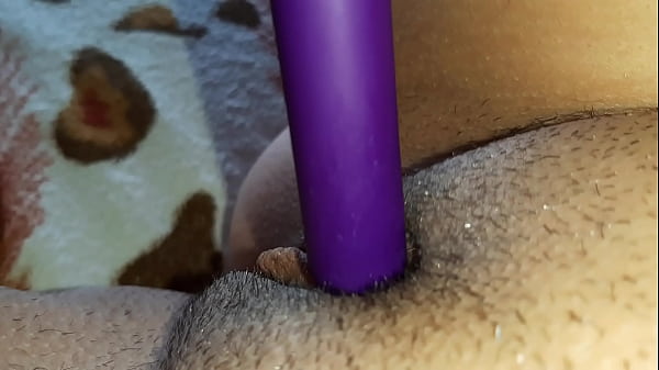 I'm testing a new sex toy on my pussy 