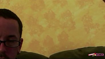 Nonton Reading Stops Once The Gorgeous Milf Straddles Him In Hopes Of Being Filled With Jizz thumbnail