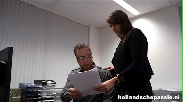 Play MP4 - Geile directie secretaresse wil sex