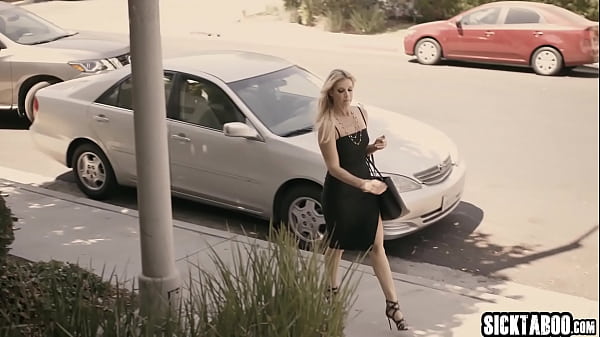 Hot babe india summer swallowed hard dick before hardcore sex