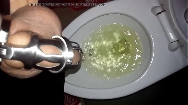 Play MP4 - Tomsfag pissing in the public toilet while locked in a chastity cage