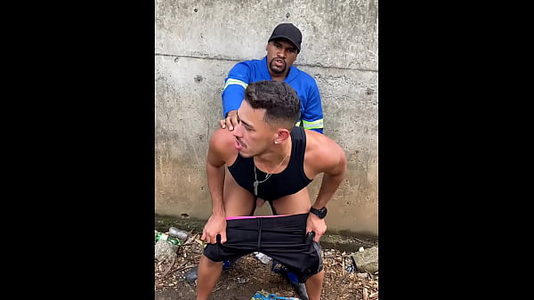 Play MP4 - TRABALHADOR SUJO PROCURANDO BUNDA PARA METER NO TRILHA