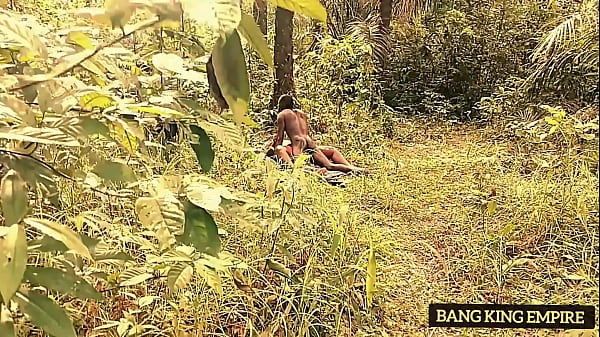 Play MP4 - BBW OUTDOOR BUSH PORN&colon; Former Colledge Course mate on Hardcore Sex