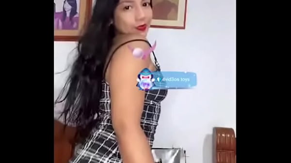 baila_sexual con un culo grandote y vestido corto