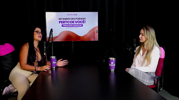 Loira safada demonstra o seu boquete, mostra os peitos depois de dizer que descobriu uma posi&ccedil;&atilde;o pra fazer sexo anal - Milena Moreau (SHEER/RED) 