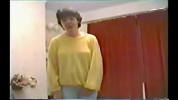 Play MP4 - naked dance