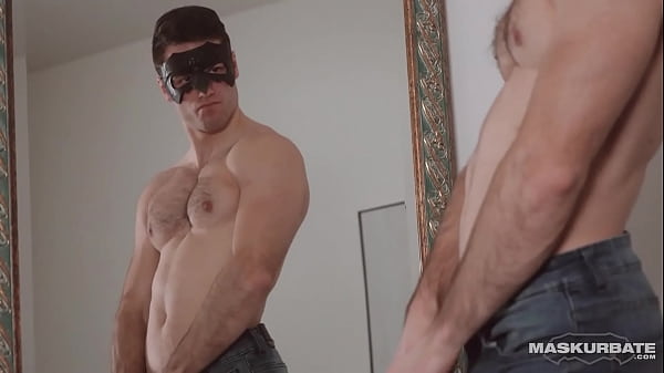Maskurbate - Sam Cuthan Showing Off His Kickass Body 
