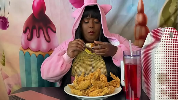 Stuffing while watching porn