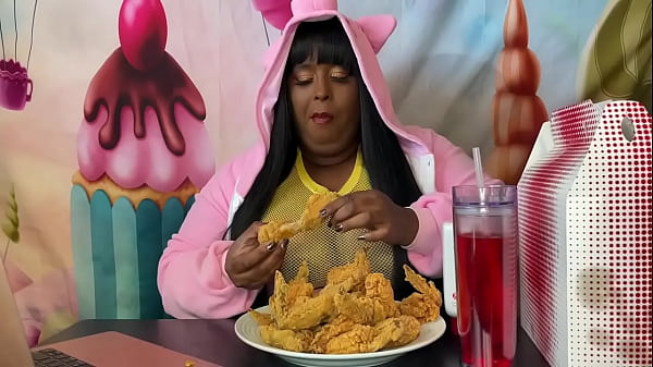 Stuffing while watching porn