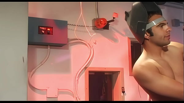 Nonton The Husband Pumps Each Tight Wet Hole Until He Sprays His Big White Load All Over Each Lady's Face! thumbnail