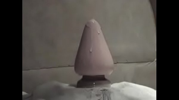 sexy slut gapes ass with gianttoys