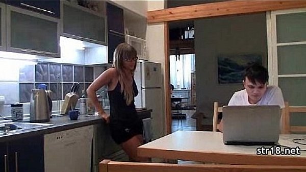 Nonton Pussy On The Rocks thumbnail