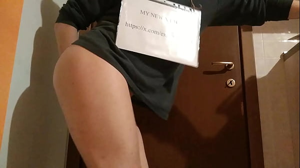 Extreme self-fisting 