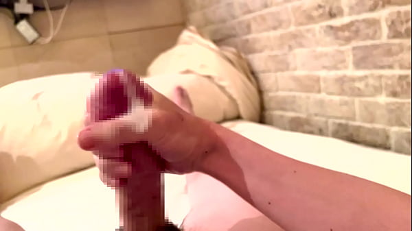Mなイケメン男子のオナニー ローションで巨根をシゴいて射精 thumbnail