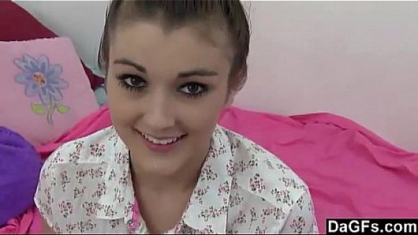 Nonton Hot Girl Showing Off And Playing In Front Of Camera thumbnail