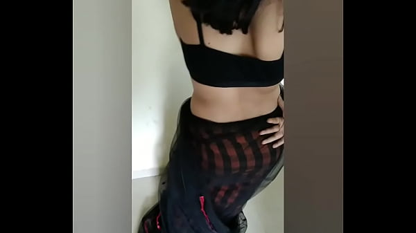Play MP4 - Indian babe in saree