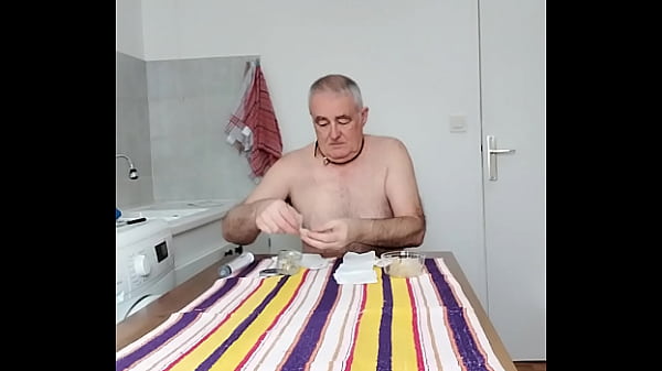 Pour la satisfaction de mon Ma&icirc;tre allemand. 