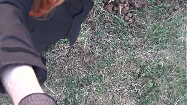 broke_wearing_her maskin the_public