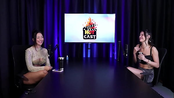 Play MP4 - O f&iacute;sico n&atilde;o importa&comma; prefere um homem intelig&ecirc;nte&comma; e se transar com um ruim&comma; ela goza batendo siririca&comma; e com squirt&period;&period;&period; - Debora Andrade &lpar;SHEER&sol;RED&rpar;