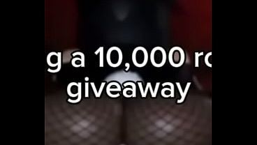 Nonton Giving 10 Winners A Chance For Robux At 100 S thumbnail