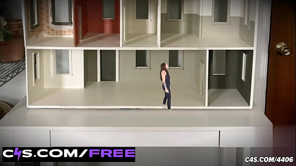 Petite plaything&rsquo;s giantess tiny home hunt with naughty sfx