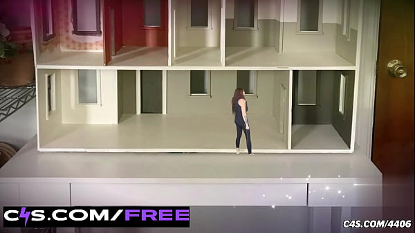 Petite Plaything&rsquo;s Giantess Domination: Tiny Home Hunt with Naughty SFX 