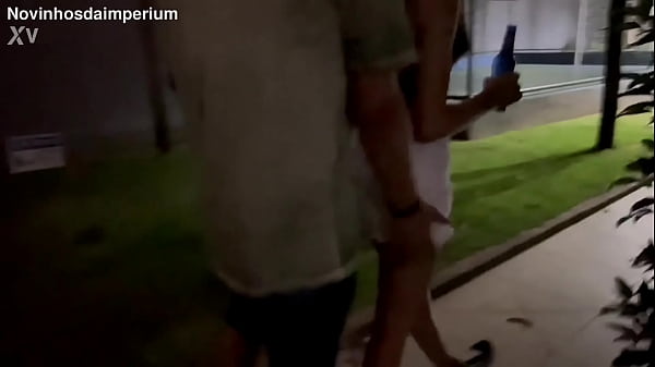 Fui Conhecer O Condom&iacute;nio Onde Meu Mora, Brinquei No Balan&ccedil;o Do Parquinho E Brinquei No Terra&ccedil;o Dando Minha Bucetinha thumbnail